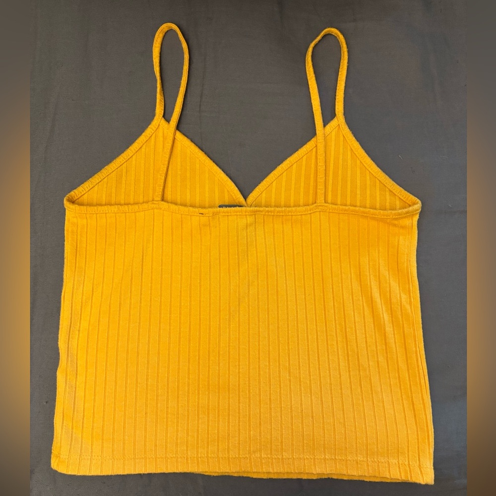 Cropped Tank Top - Picture 2 of 3